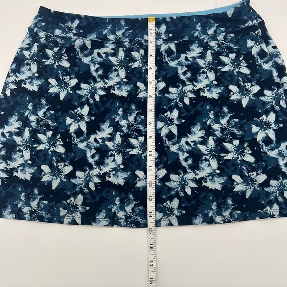 Tranquility by Colorado Clothing Floral Skort Blue size Large Built-In Shorts - Picture 8 of 8